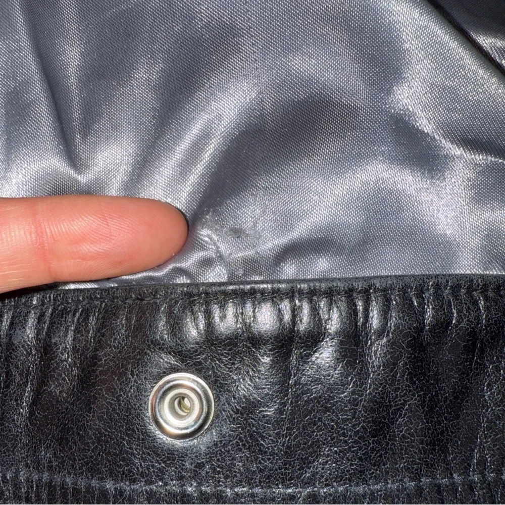 GUESS Jacket‎ Women’s S Black Genuine Leather 5-Snap Button Front Trucker *READ